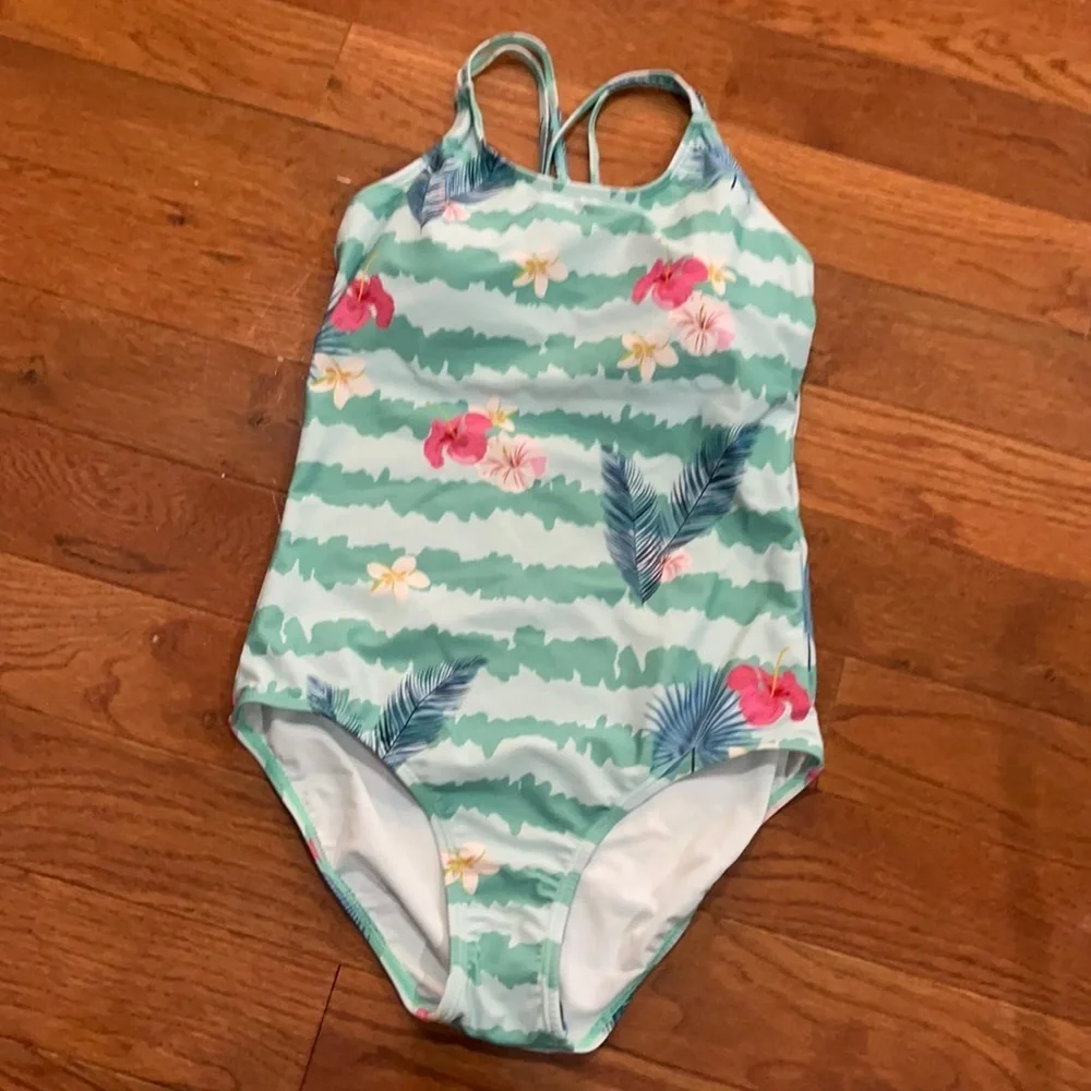 Nwot Kid’s swimsuit 13/14
